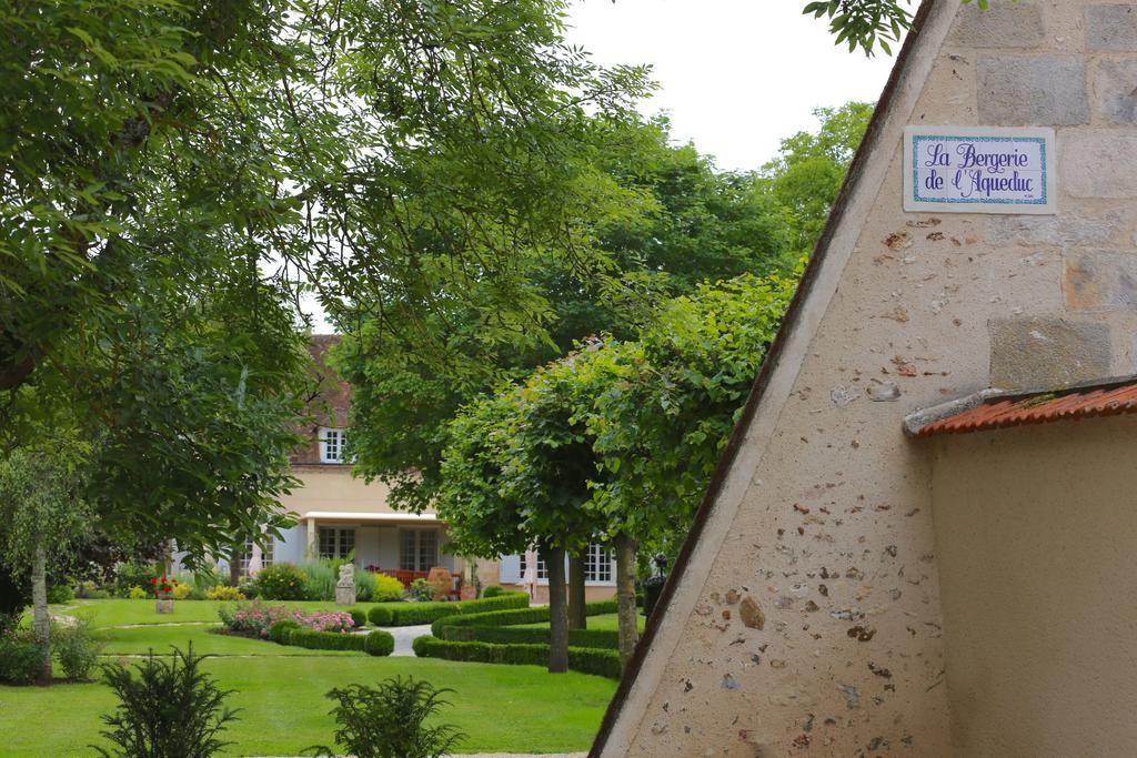 Chambres D'Hotes La Bergerie De L'Aqueduc Houx Экстерьер фото